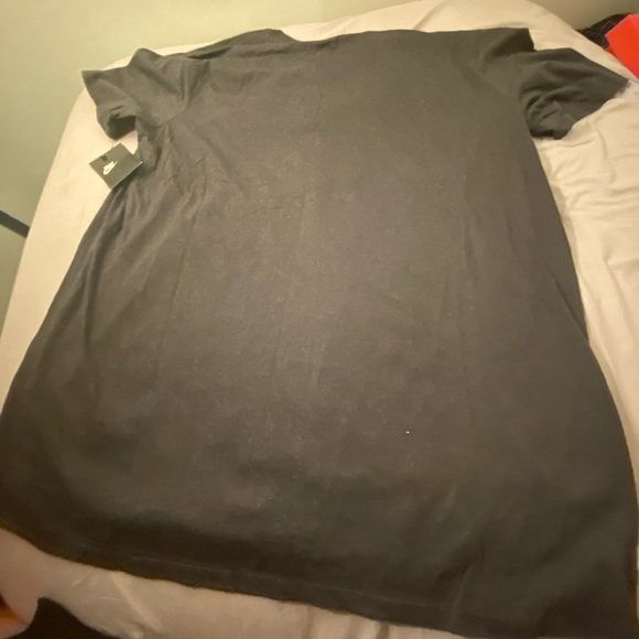Nike shirt - Picture 2 of 4